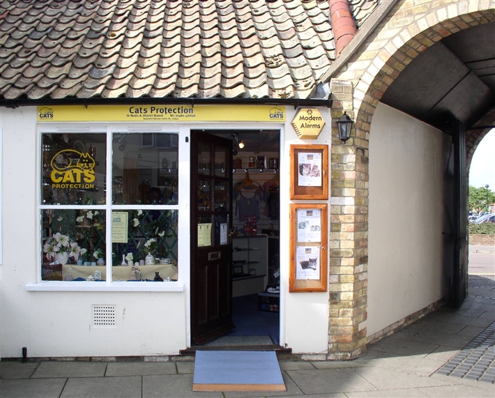 Can you help our cats by donating some cat food?