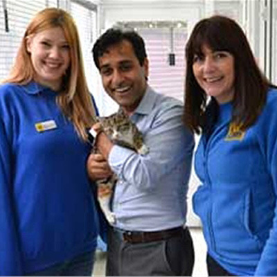 Rehman Chishti with Cats Protection staff