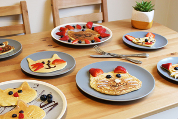 How to make tasty vegan cat-shaped pancakes