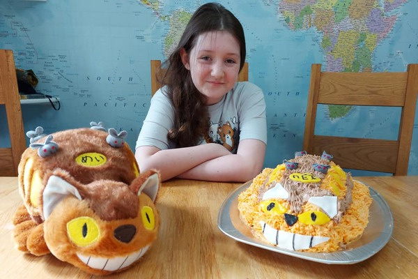 10-year-old Mindy raises money for cats with Pawsome Baking Challenge