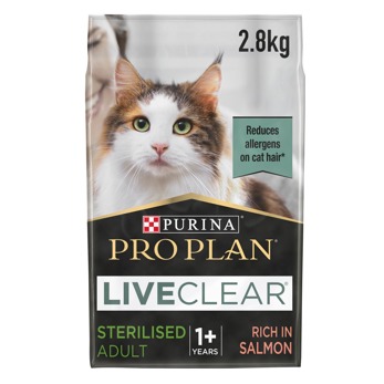 Picture of Purina Pro Plan LiveClear cat food with picture of tabby-and-white cat on it