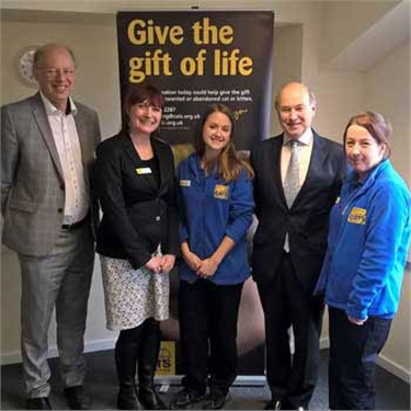 Cats Protection hosts visit from Lord Gardiner at Mitcham Homing Centre