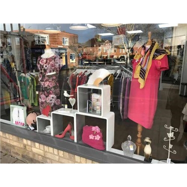 Seeking part time shop assistant manager Seeking part time shop assistant manager